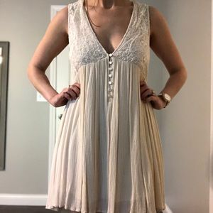 ILLA ILLA cream colored V-neck dress